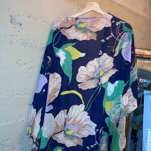Kimono Style Cardigan Floral - Picture 3 of 3
